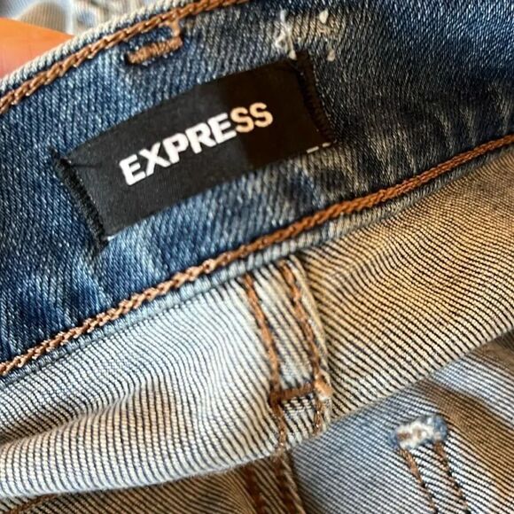 Express 70s Horse-bit Chain Mid-Rise Flare Jeans, size 8S - Picture 9 of 12